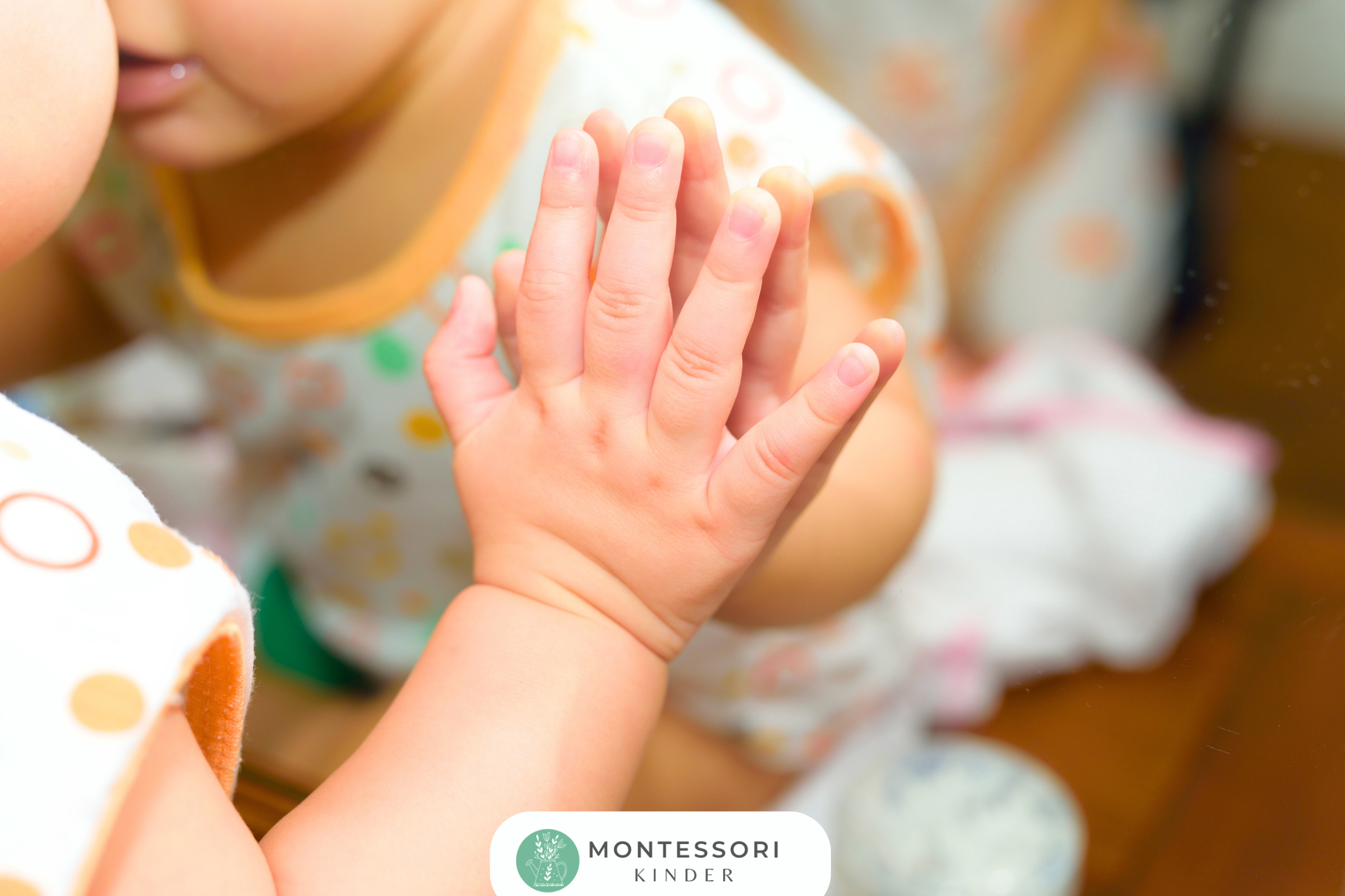 Montessori Spiegel: Das lernt Dein Kleinkind und Gründe, warum er Sinn macht