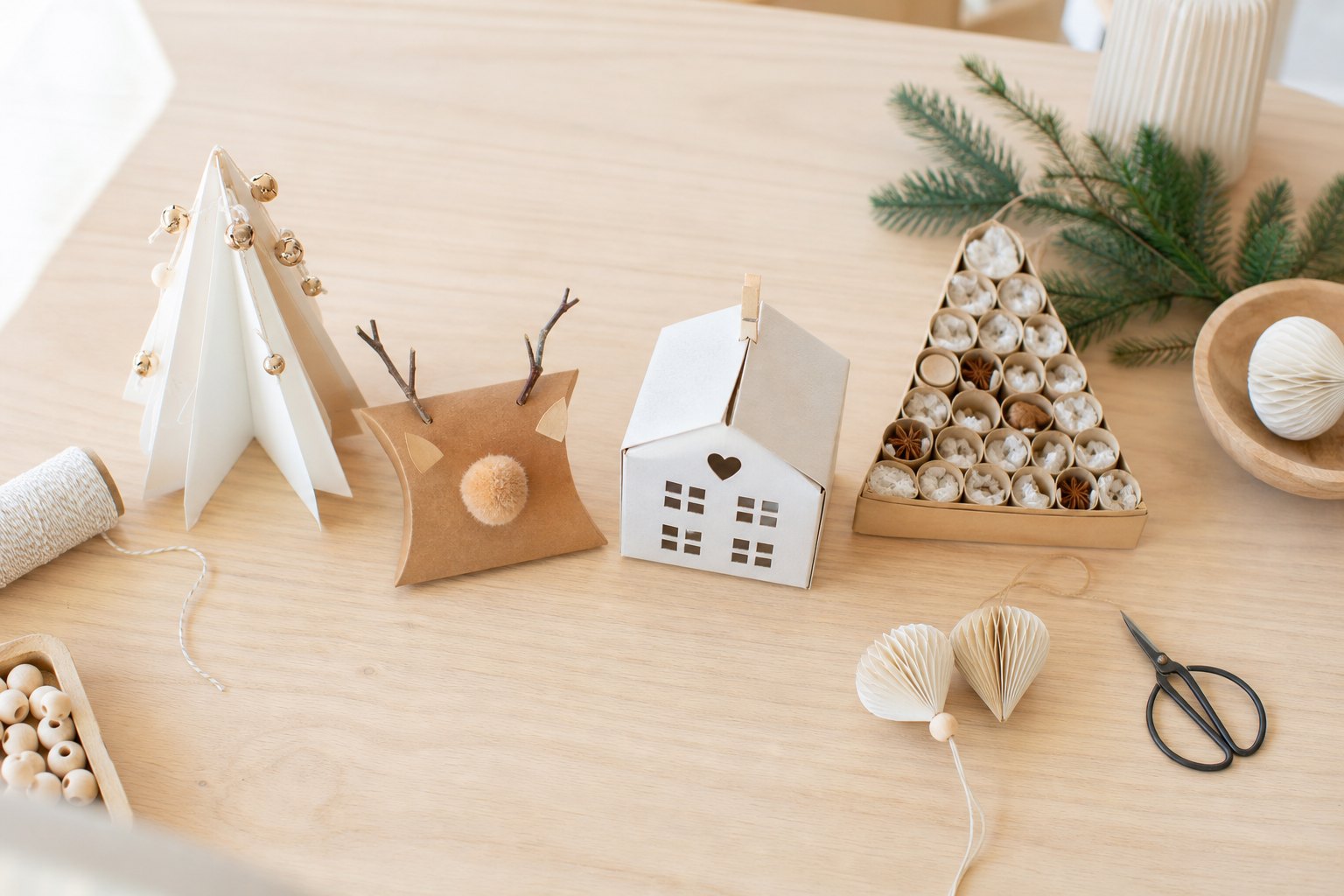 Adventskalender im Kindergarten selber machen: 10 Ideen mit Tätigkeiten statt Süßigkeiten