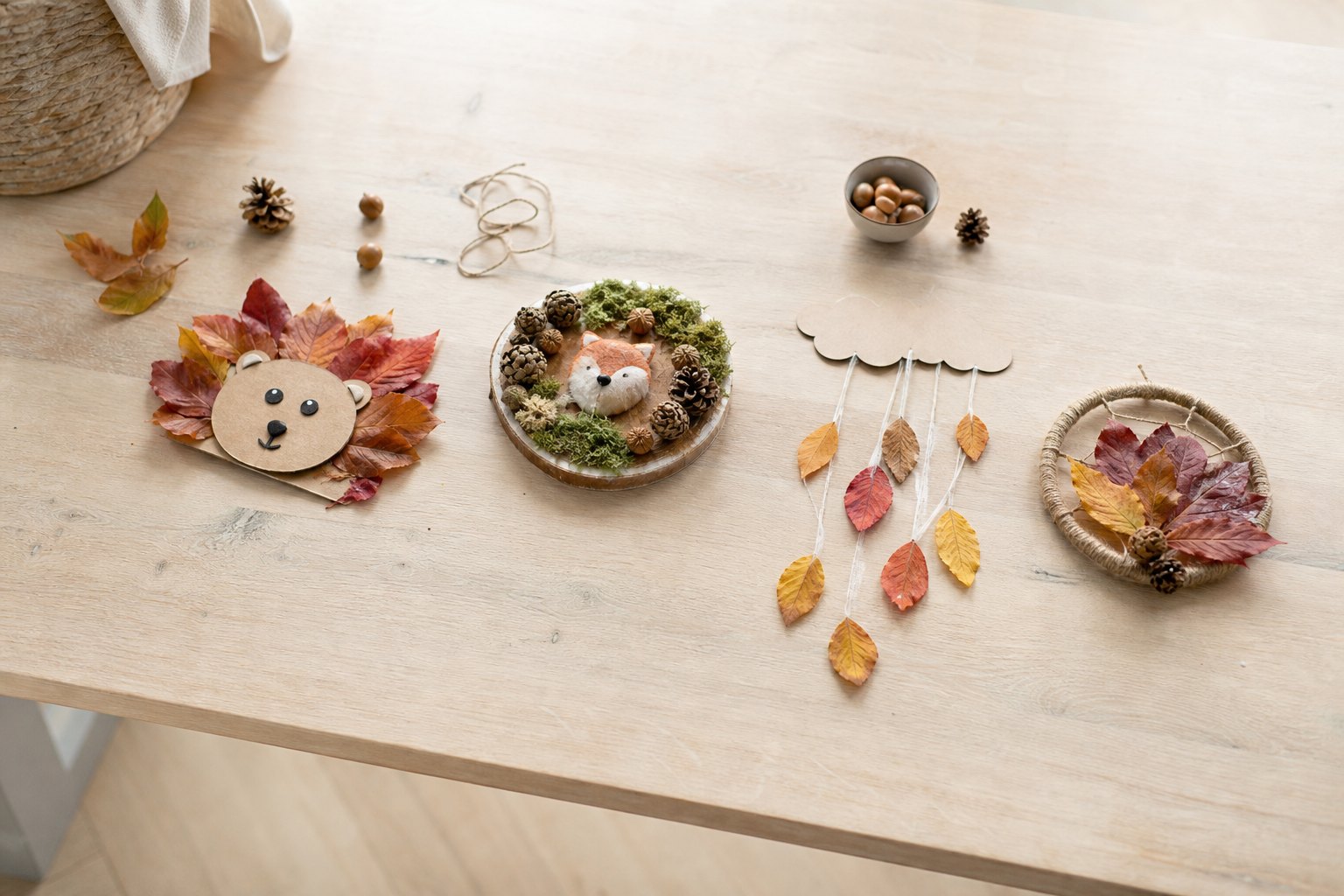 Herbstbasteln mit Kleinkindern: 12 Ideen mit Blättern und Fingerfarbe
